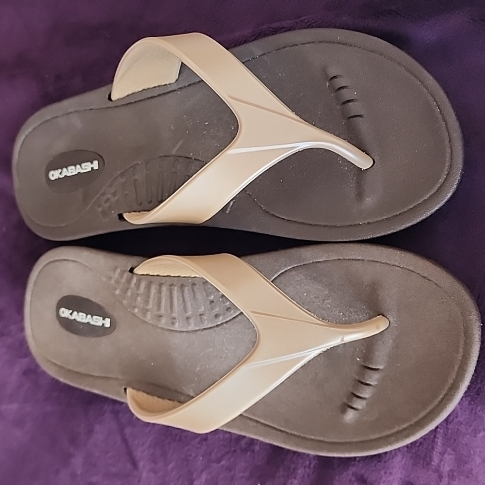 Okabashi Brown/Gold Woven Flip Flops sz Medium 6.5 to 7